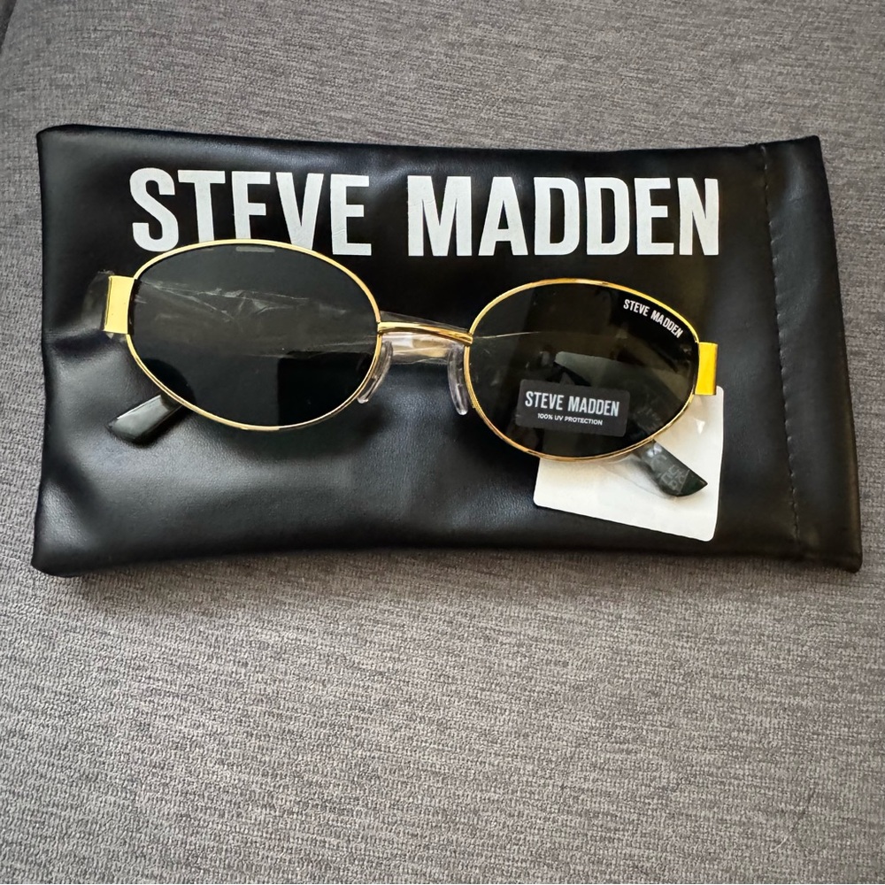 Steve Madden Mystie Oval Gold Tone Sunglasses Black Arms NWT